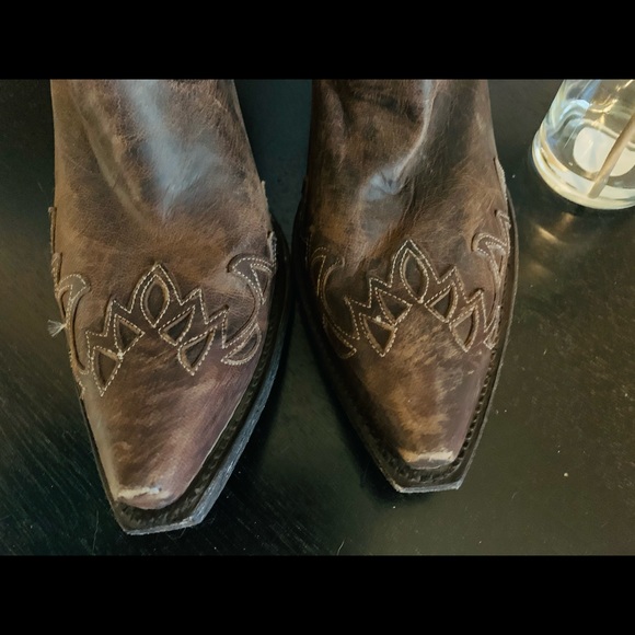 Cavenders Rustic Look - Picture 3 of 3